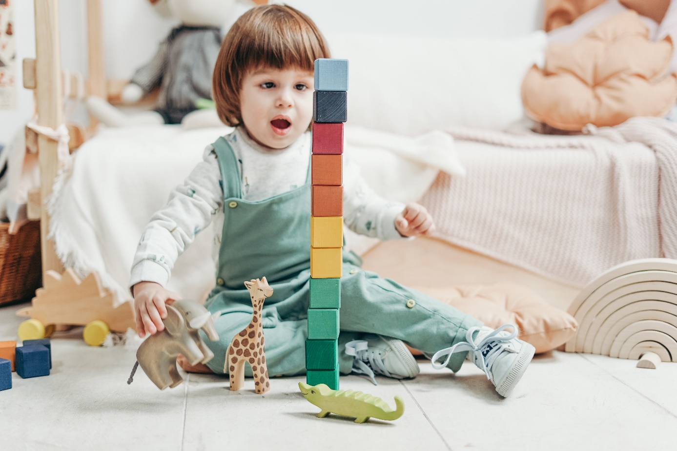 Les jeux de construction Montessori : catalyseurs de l'imagination chez les enfants